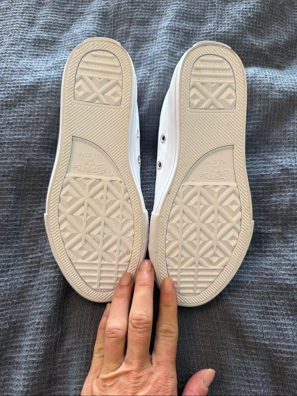 Converse classic low